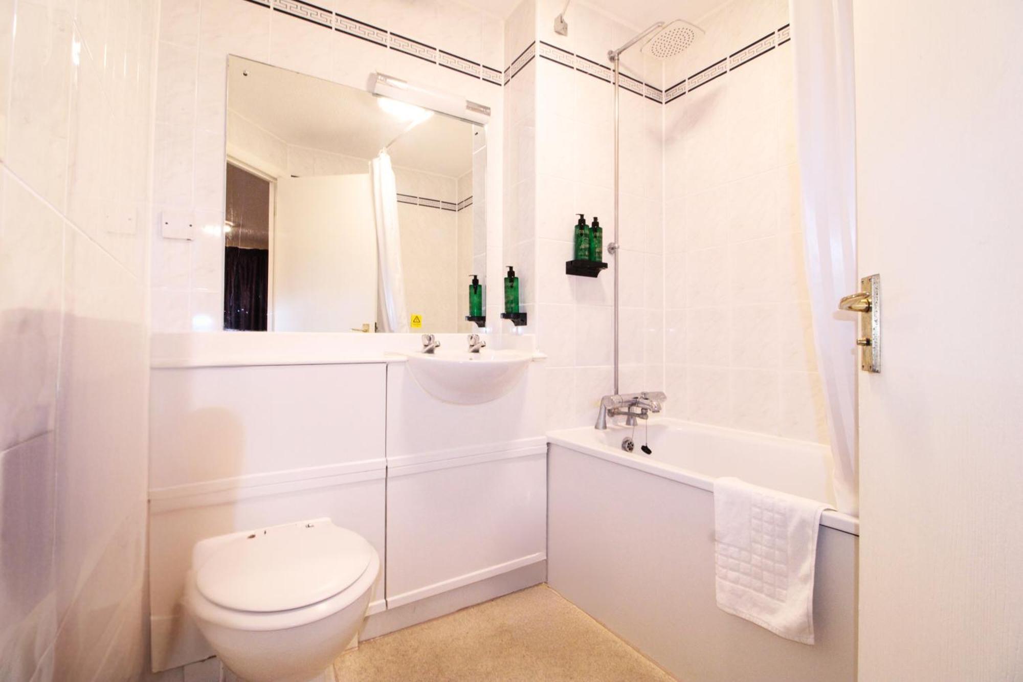 Orchid Epsom; Sure Hotel Collection By Best Western Ngoại thất bức ảnh